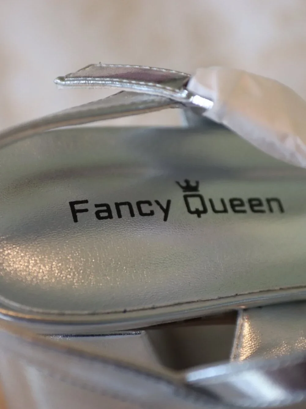 Fancy Queen Size 9 Silver Metalic Square Toe Platform Sandal Adjustable Straps